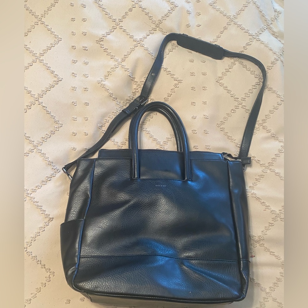 Matt & Nat diaper bag - barely used!